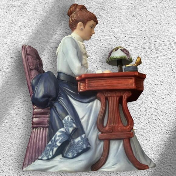 Avon 1995 Mrs. Albee Award Collectible Vintage Hand Painted NO BOX Beautiful - Picture 6 of 8